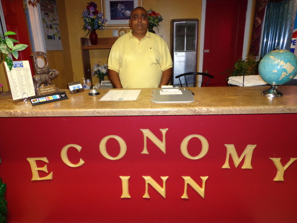 Economy Inn Express Warren Exterior photo